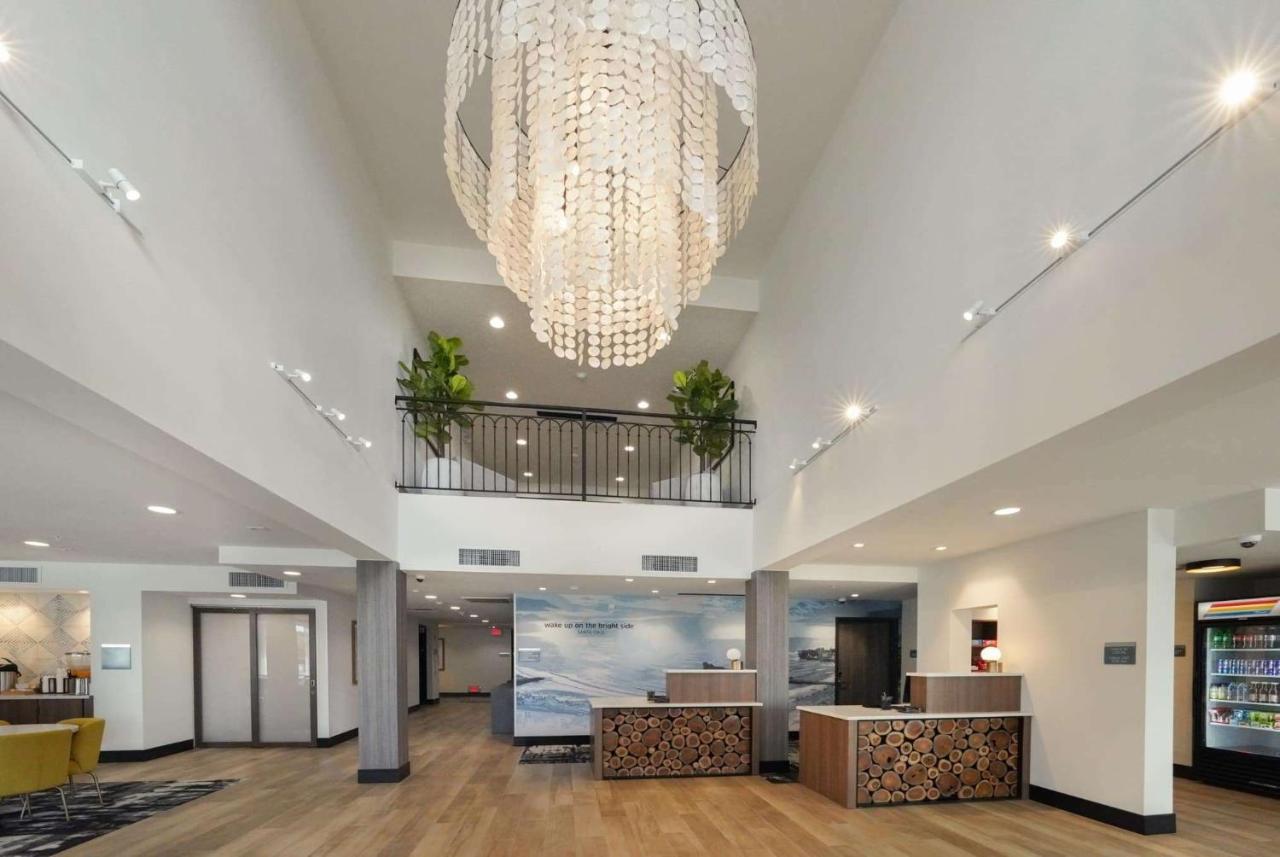 La Quinta Inn & Suites By Wyndham Санта Круз Екстериор снимка