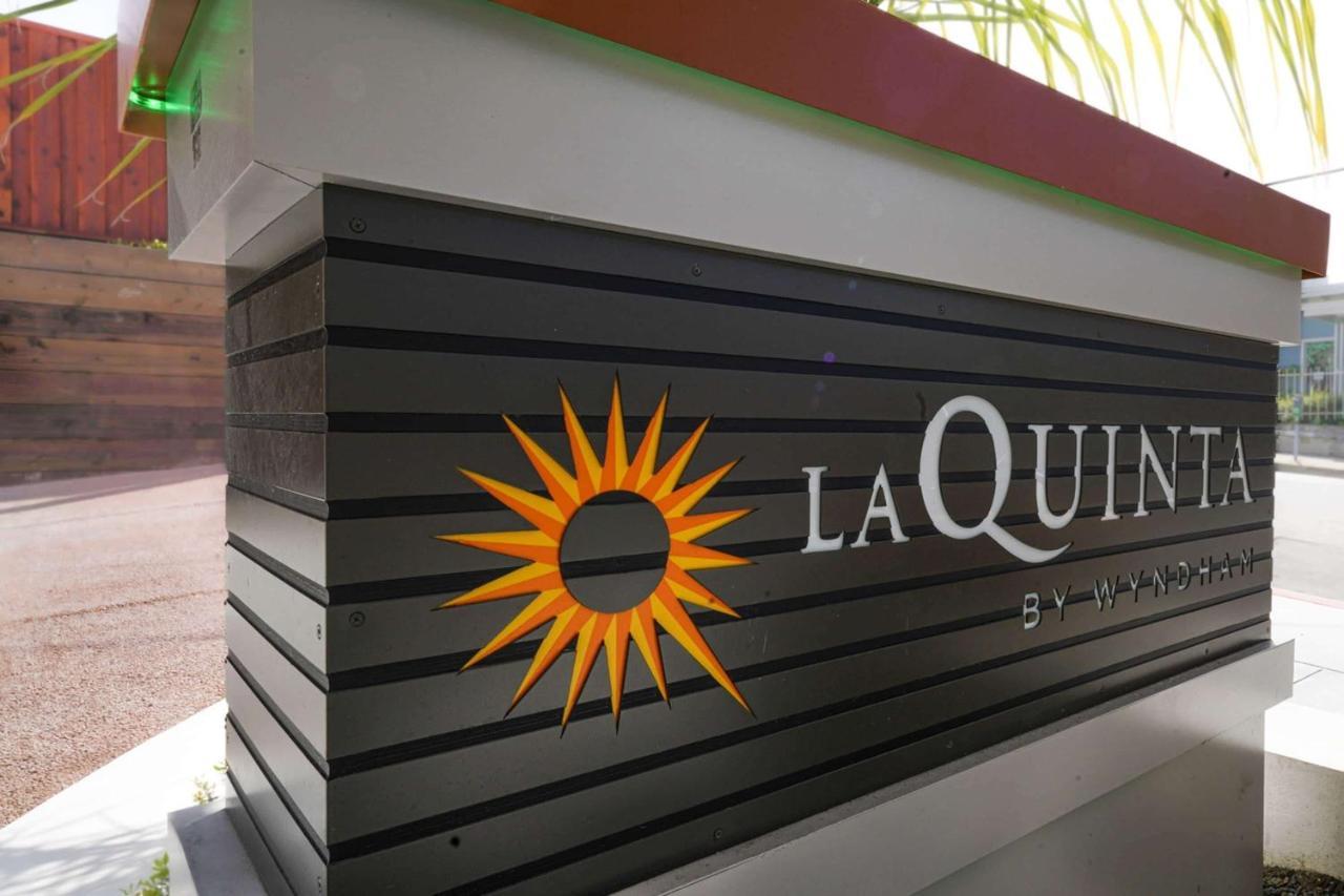 La Quinta Inn & Suites By Wyndham Санта Круз Екстериор снимка